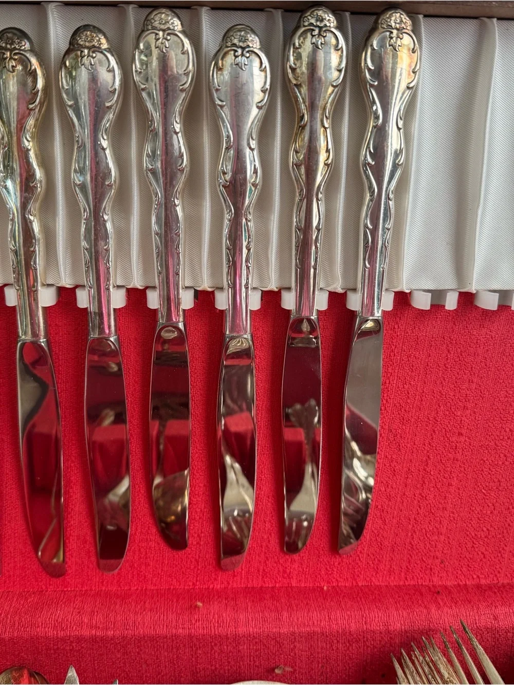Wm Rogers Sterling-Style Silver Plated Ornate Flatware Set - Silver 49 pieces